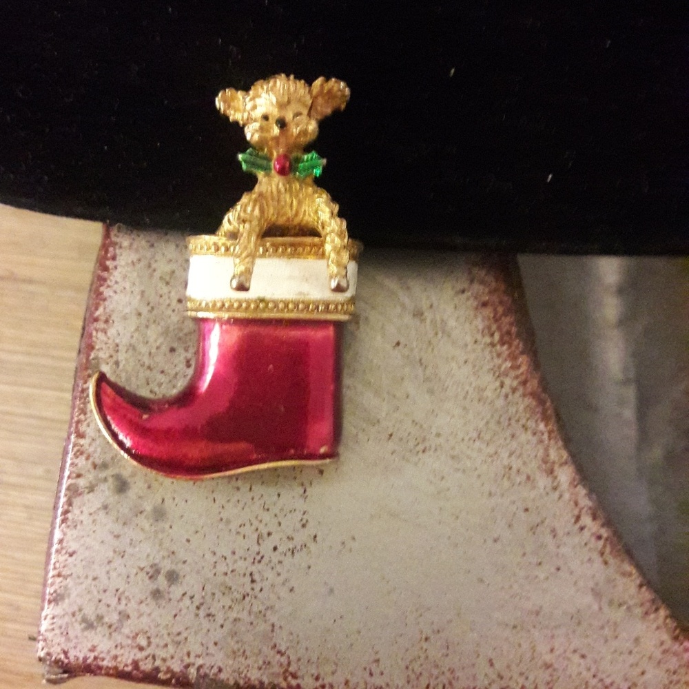 GERRYS Christmas pin